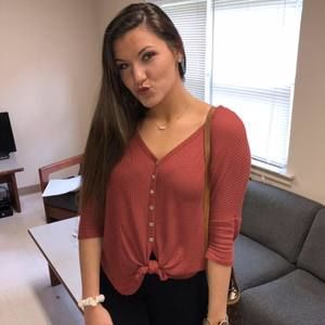 Meet your Posher, Mia